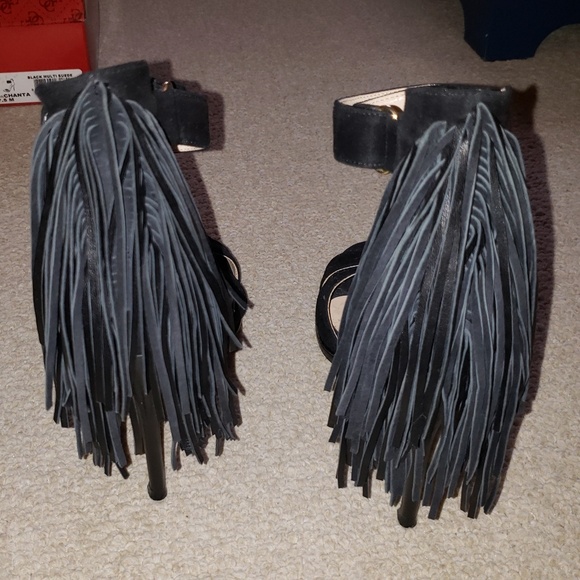 Nine West black tasseled heels - new without tags - Picture 2 of 2